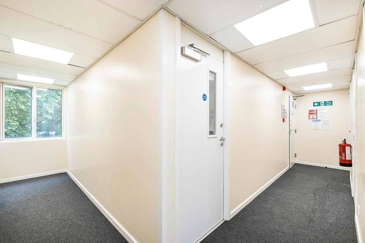 Private Rooms In Colindale - Sk The Hyde Bagian luar foto